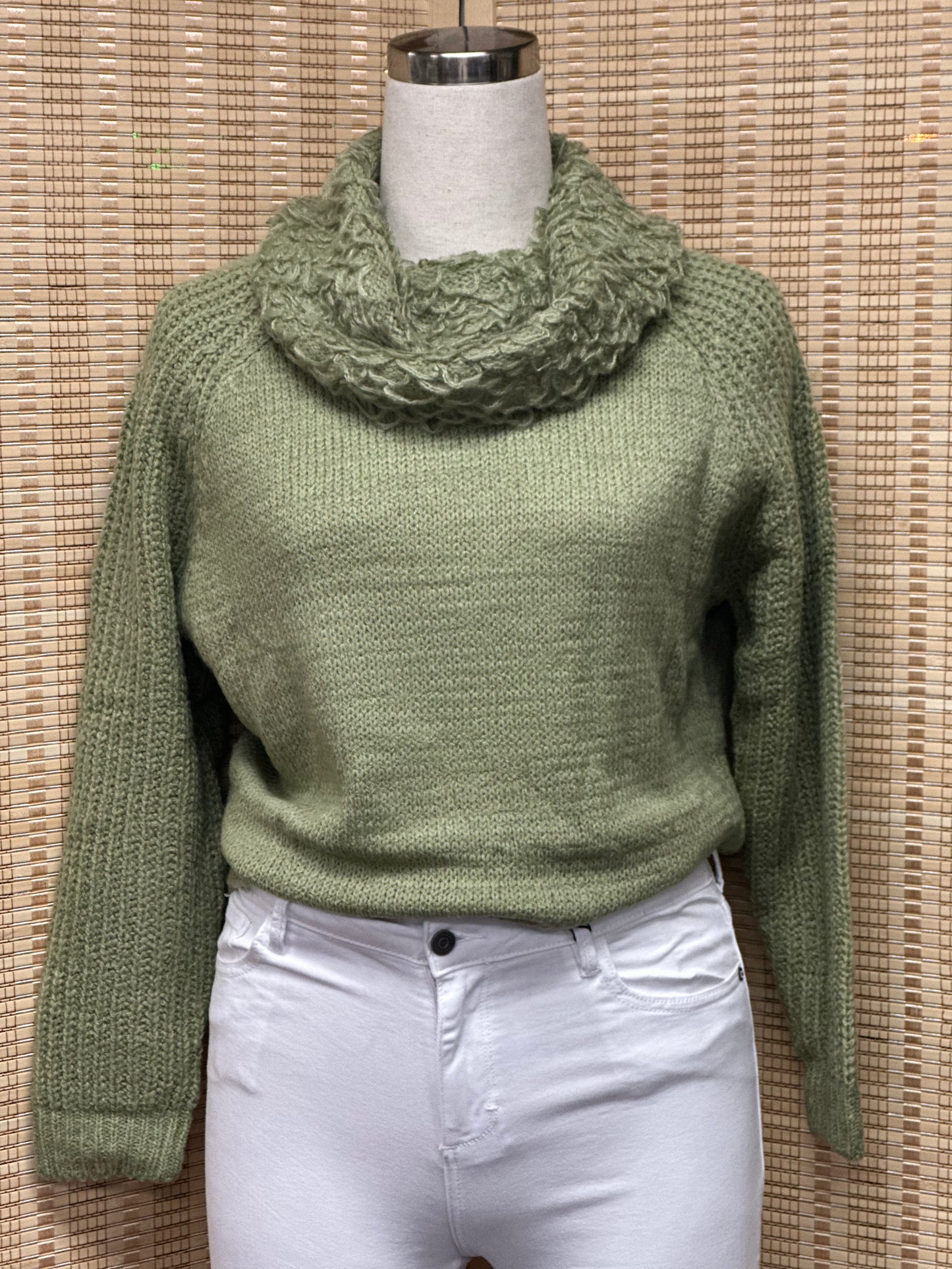 Butuan Turtle Neck Knitted Pullover