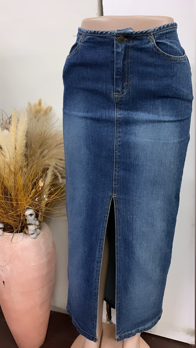 Scottsdale’s Spilt Skirt