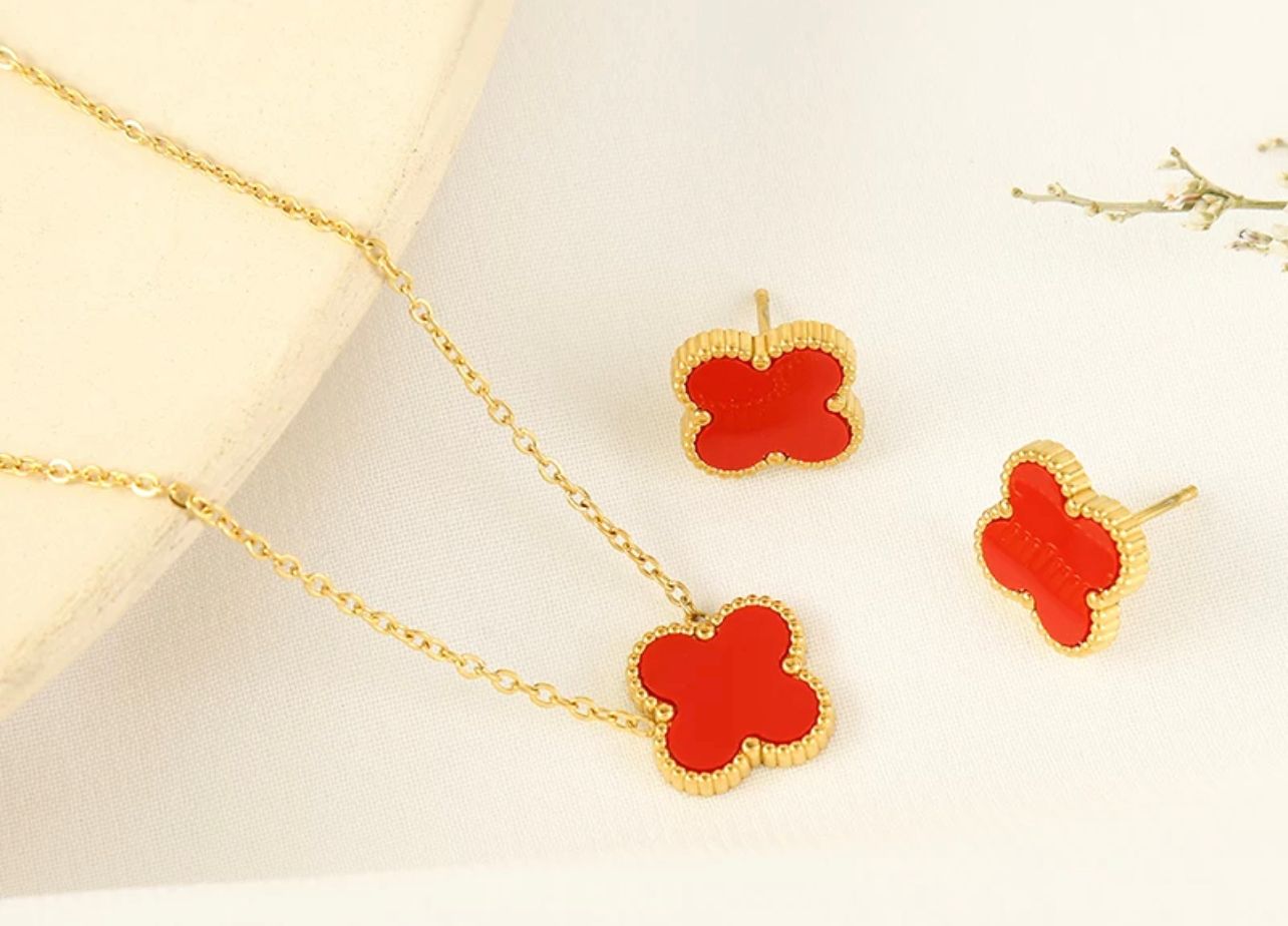 Provins Stud Earrings